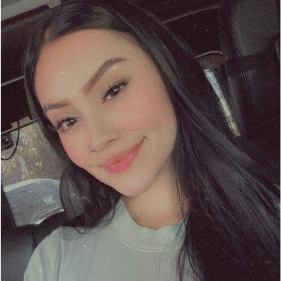 Meet your Posher, Hailee - Picture 2 of 2